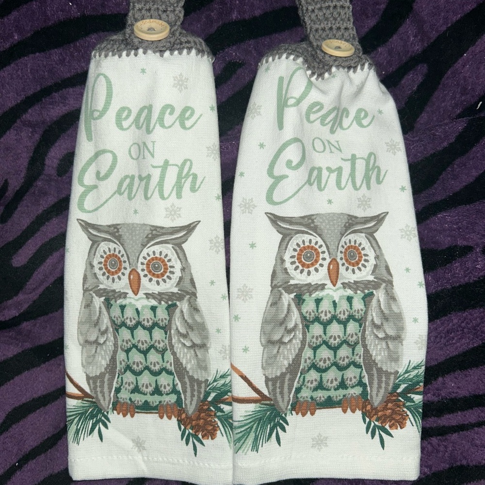 Peace on Earth Owl Bath Towels - White and Gray
